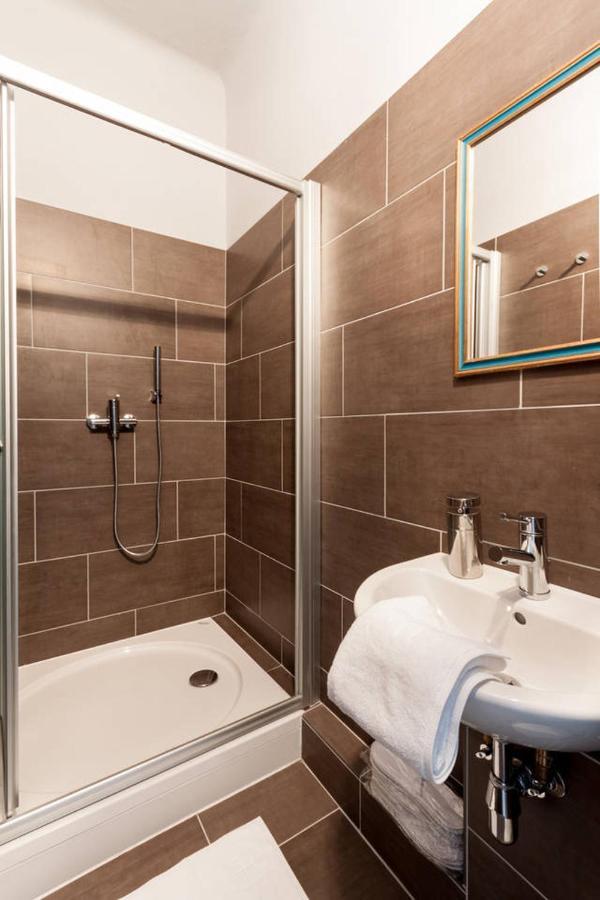 Europe Heart Apartment For 9 布达佩斯 外观 照片